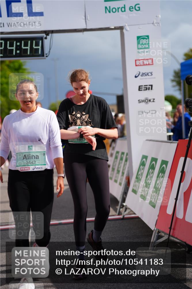 20.09.2026 - PSD Bank Halbmarathon LAZAROV Photography http://msf.ph/oto/10541183 20.09.2026 12:24:44 Ziel 1161, 1644, 1688, 1768, 1832, 1857, 2083, 2167, 2289, 2442, 3419, 3453, 3533, 4034, 4332, 4713 meine-sportfotos.de
