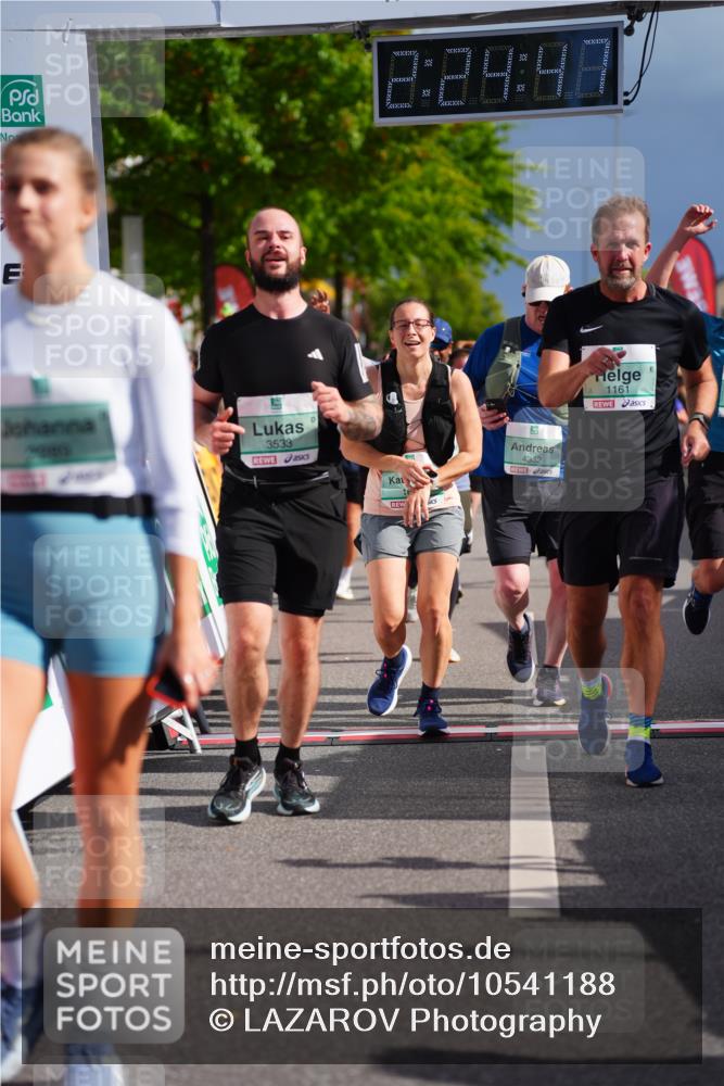 20.09.2026 - PSD Bank Halbmarathon LAZAROV Photography http://msf.ph/oto/10541188 20.09.2026 12:24:46 Ziel 1009, 1161, 1439, 1644, 1688, 1768, 1857, 2083, 2167, 2289, 2442, 3419, 3453, 3533, 4034, 4077, 4332 meine-sportfotos.de