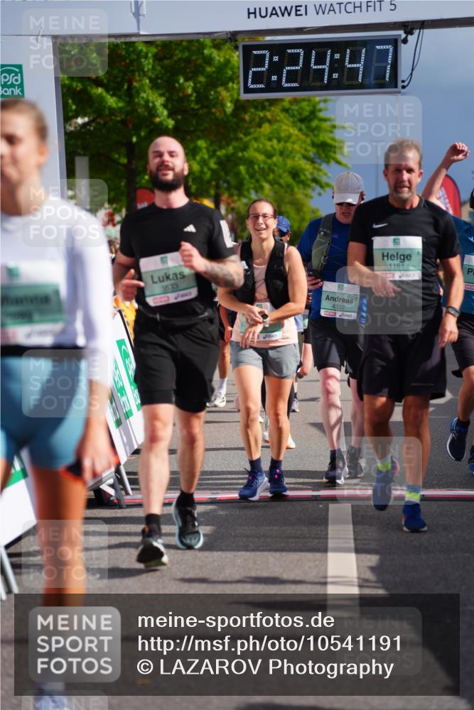 20.09.2026 - PSD Bank Halbmarathon LAZAROV Photography http://msf.ph/oto/10541191 20.09.2026 12:24:46 Ziel 1009, 1161, 1439, 1644, 1688, 1768, 1857, 2083, 2167, 2289, 2442, 3419, 3453, 3533, 4034, 4077, 4332 meine-sportfotos.de