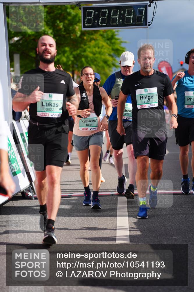 20.09.2026 - PSD Bank Halbmarathon LAZAROV Photography http://msf.ph/oto/10541193 20.09.2026 12:24:47 Ziel 1009, 1161, 1439, 1644, 1688, 1768, 1857, 2083, 2167, 2289, 2442, 3419, 3453, 3533, 4034, 4077, 4332 meine-sportfotos.de