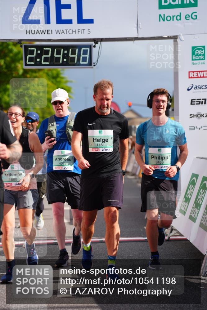 20.09.2026 - PSD Bank Halbmarathon LAZAROV Photography http://msf.ph/oto/10541198 20.09.2026 12:24:47 Ziel 1009, 1161, 1439, 1644, 1688, 1768, 1857, 2083, 2167, 2289, 2442, 3419, 3453, 3533, 4034, 4077, 4332 meine-sportfotos.de