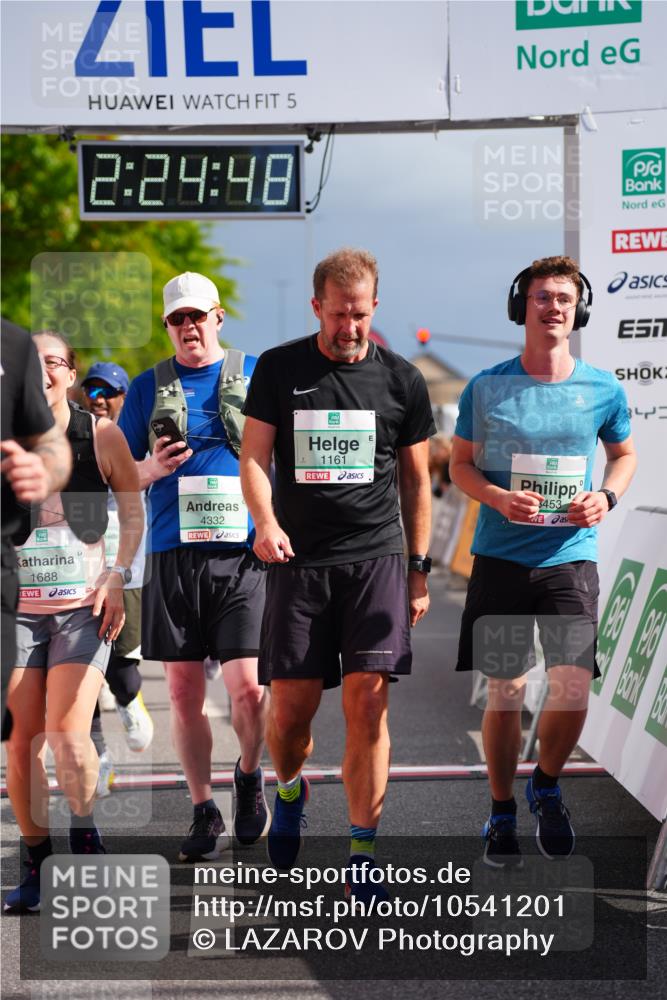 20.09.2026 - PSD Bank Halbmarathon LAZAROV Photography http://msf.ph/oto/10541201 20.09.2026 12:24:47 Ziel 1009, 1161, 1439, 1644, 1688, 1768, 1857, 2083, 2167, 2289, 2442, 3419, 3453, 3533, 4034, 4077, 4332 meine-sportfotos.de
