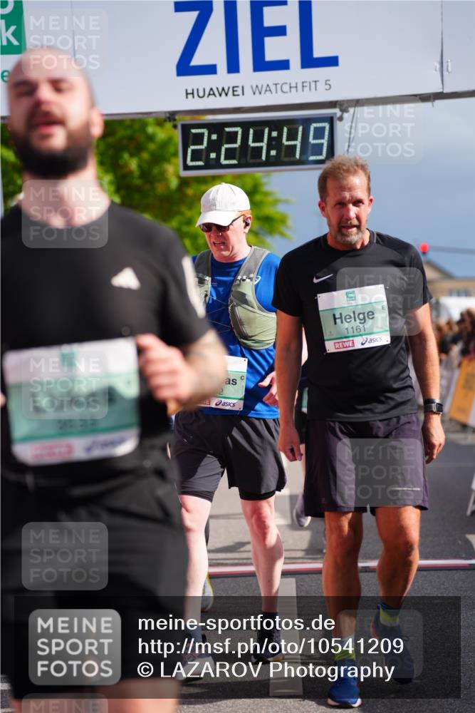 20.09.2026 - PSD Bank Halbmarathon LAZAROV Photography http://msf.ph/oto/10541209 20.09.2026 12:24:48 Ziel 1009, 1043, 1161, 1439, 1503, 1644, 1688, 1768, 1857, 1932, 2083, 2167, 2289, 2442, 3419, 3453, 3533, 4034, 4077, 4332 meine-sportfotos.de
