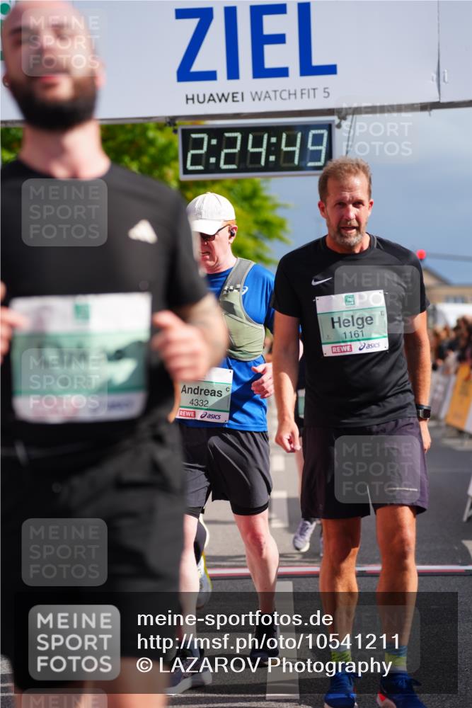 20.09.2026 - PSD Bank Halbmarathon LAZAROV Photography http://msf.ph/oto/10541211 20.09.2026 12:24:48 Ziel 1009, 1043, 1161, 1439, 1503, 1644, 1688, 1768, 1857, 1932, 2083, 2167, 2289, 2442, 3419, 3453, 3533, 4034, 4077, 4332 meine-sportfotos.de