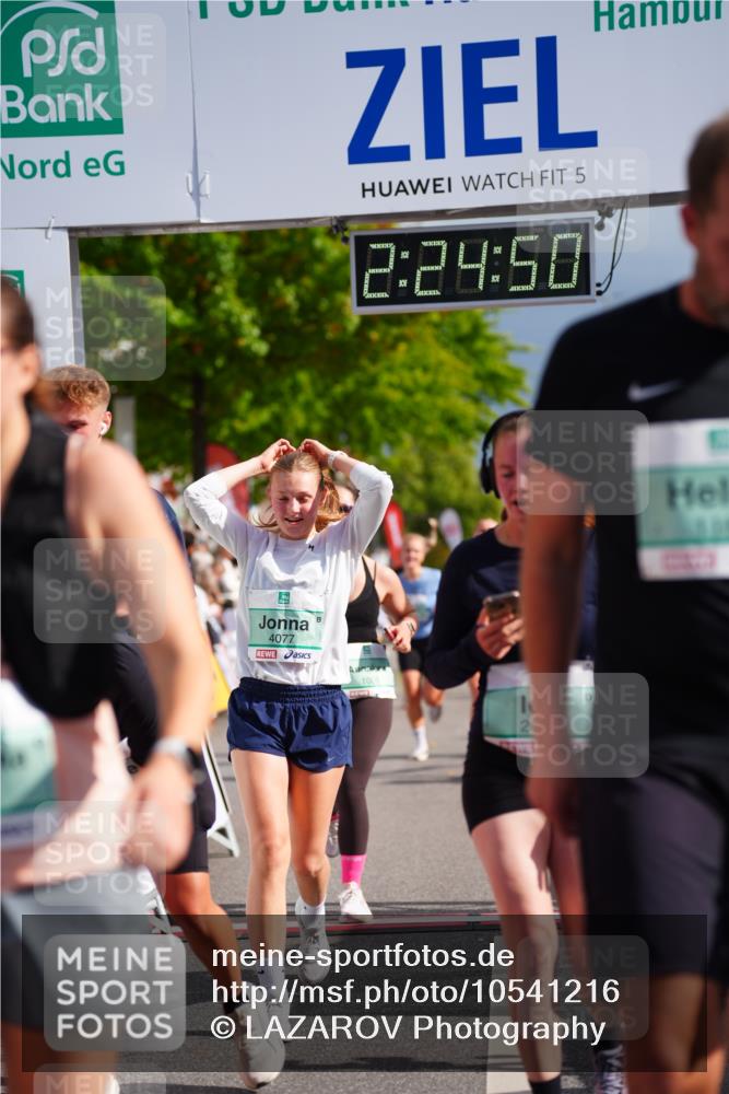 20.09.2026 - PSD Bank Halbmarathon LAZAROV Photography http://msf.ph/oto/10541216 20.09.2026 12:24:50 Ziel 1009, 1033, 1043, 1161, 1242, 1439, 1503, 1644, 1688, 1768, 1857, 1932, 2083, 2167, 2207, 2289, 3419, 3453, 3533, 4077, 4332 meine-sportfotos.de