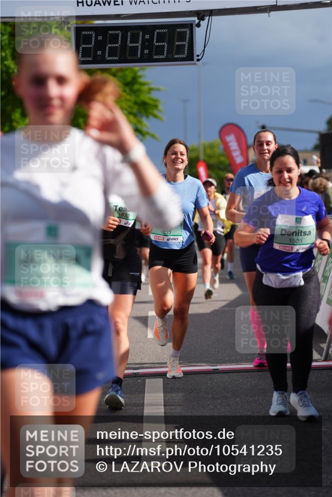 20.09.2026 - PSD Bank Halbmarathon LAZAROV Photography http://msf.ph/oto/10541235 20.09.2026 12:24:53 Ziel 1009, 1033, 1043, 1161, 1242, 1439, 1503, 1654, 1688, 1768, 1932, 2083, 2135, 2167, 2207, 2452, 2658, 3419, 3453, 3533, 3756, 4077, 4190, 4332 meine-sportfotos.de