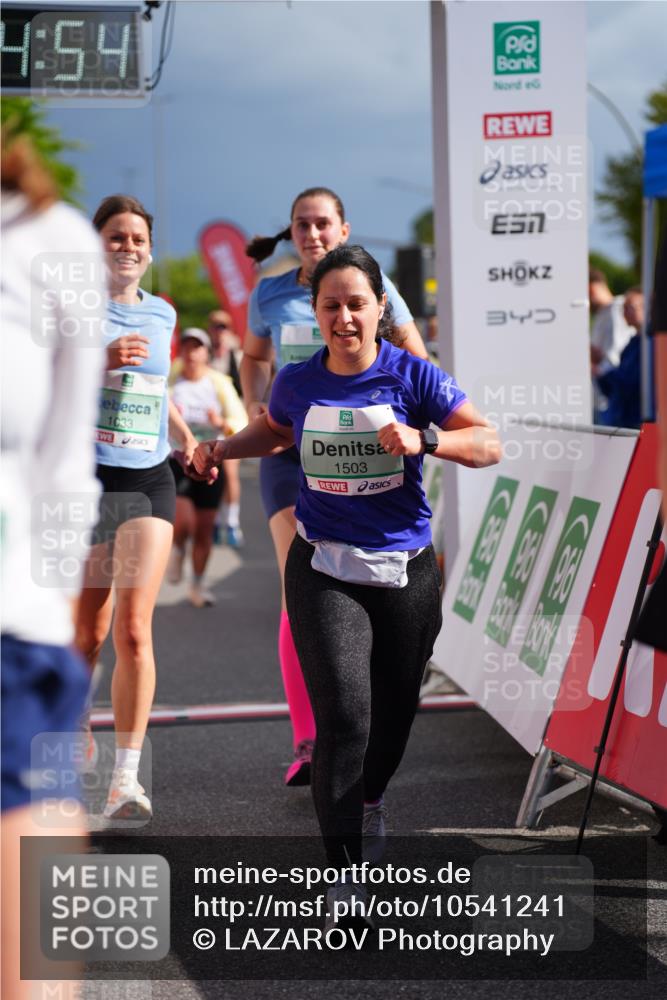 20.09.2026 - PSD Bank Halbmarathon LAZAROV Photography http://msf.ph/oto/10541241 20.09.2026 12:24:53 Ziel 1009, 1033, 1043, 1161, 1242, 1439, 1503, 1654, 1688, 1768, 1932, 2083, 2135, 2167, 2207, 2452, 2658, 3419, 3453, 3533, 3756, 4077, 4190, 4332 meine-sportfotos.de