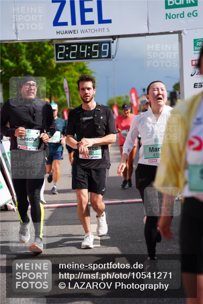 20.09.2026 - PSD Bank Halbmarathon LAZAROV Photography http://msf.ph/oto/10541271 20.09.2026 12:24:58 Ziel 1009, 1033, 1043, 1242, 1439, 1503, 1633, 1654, 1932, 2135, 2207, 2328, 2452, 2596, 2658, 2798, 3510, 3756, 4190, 4663 meine-sportfotos.de
