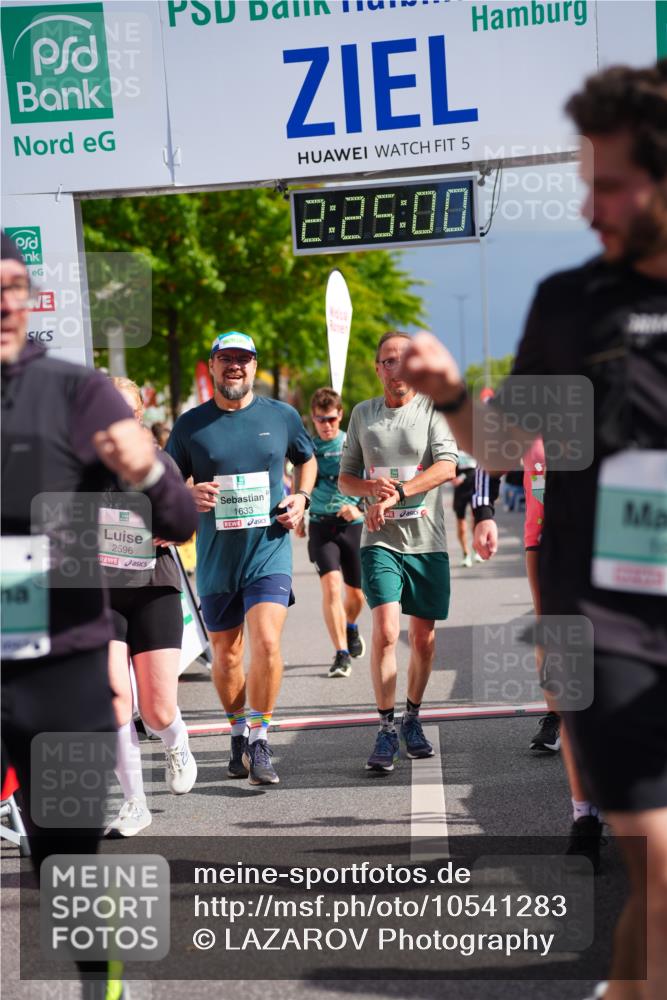 20.09.2026 - PSD Bank Halbmarathon LAZAROV Photography http://msf.ph/oto/10541283 20.09.2026 12:25:00 Ziel 1033, 1043, 1134, 1242, 1503, 1633, 1654, 1932, 2135, 2207, 2294, 2328, 2452, 2596, 2658, 2798, 3510, 3756, 4190, 4663 meine-sportfotos.de