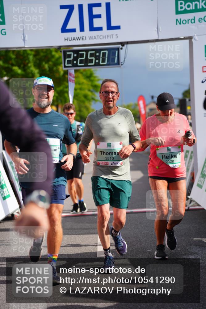20.09.2026 - PSD Bank Halbmarathon LAZAROV Photography http://msf.ph/oto/10541290 20.09.2026 12:25:01 Ziel 1033, 1134, 1242, 1633, 1654, 2135, 2207, 2294, 2328, 2452, 2596, 2658, 2798, 3510, 3756, 4190, 4663 meine-sportfotos.de