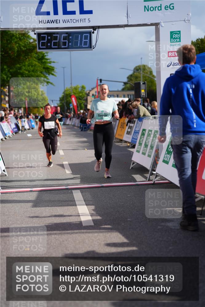 20.09.2026 - PSD Bank Halbmarathon LAZAROV Photography http://msf.ph/oto/10541319 20.09.2026 12:25:17 Ziel 3061, 3556 meine-sportfotos.de
