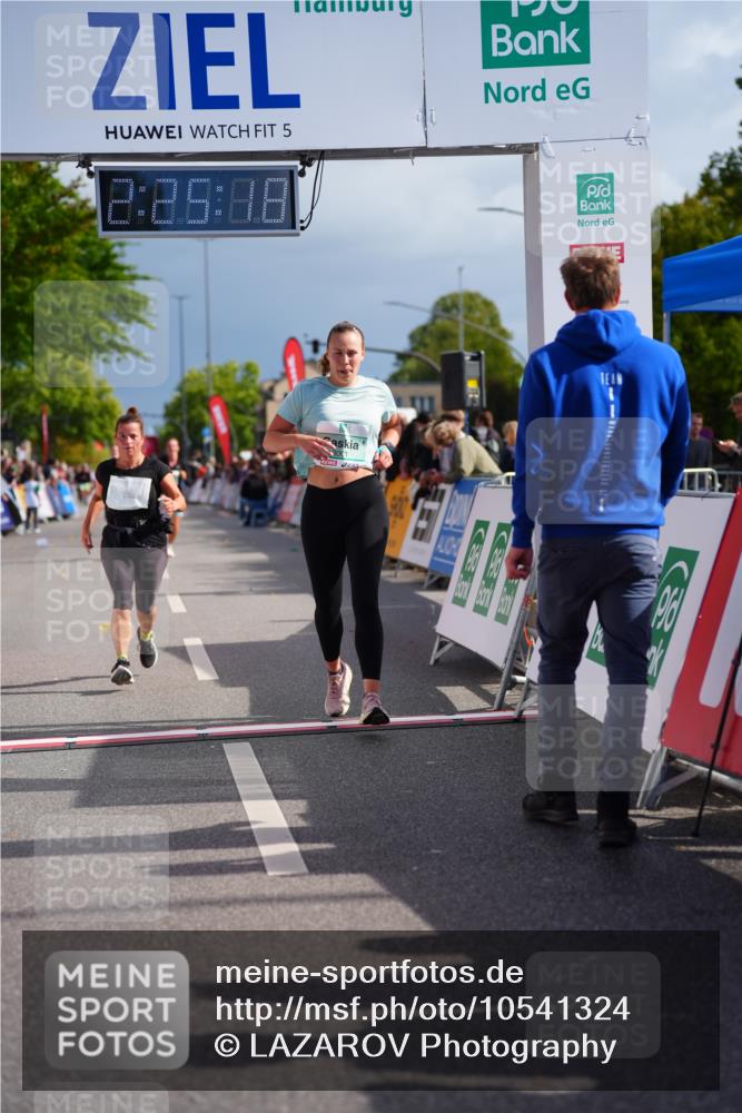 20.09.2026 - PSD Bank Halbmarathon LAZAROV Photography http://msf.ph/oto/10541324 20.09.2026 12:25:18 Ziel 2045, 3061, 3556, 3924 meine-sportfotos.de