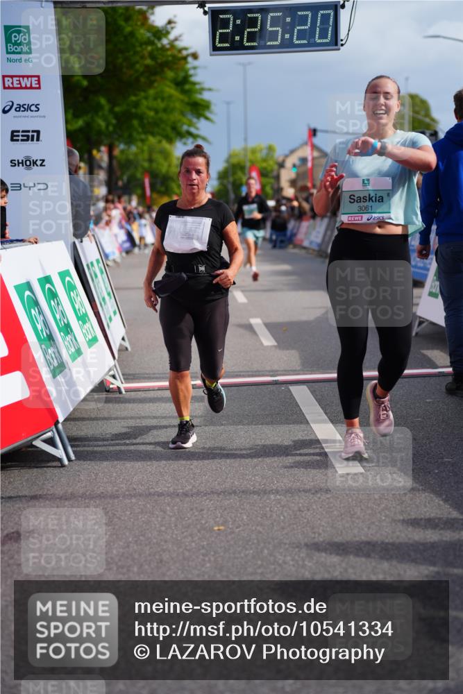 20.09.2026 - PSD Bank Halbmarathon LAZAROV Photography http://msf.ph/oto/10541334 20.09.2026 12:25:19 Ziel 2045, 3061, 3556, 3924 meine-sportfotos.de