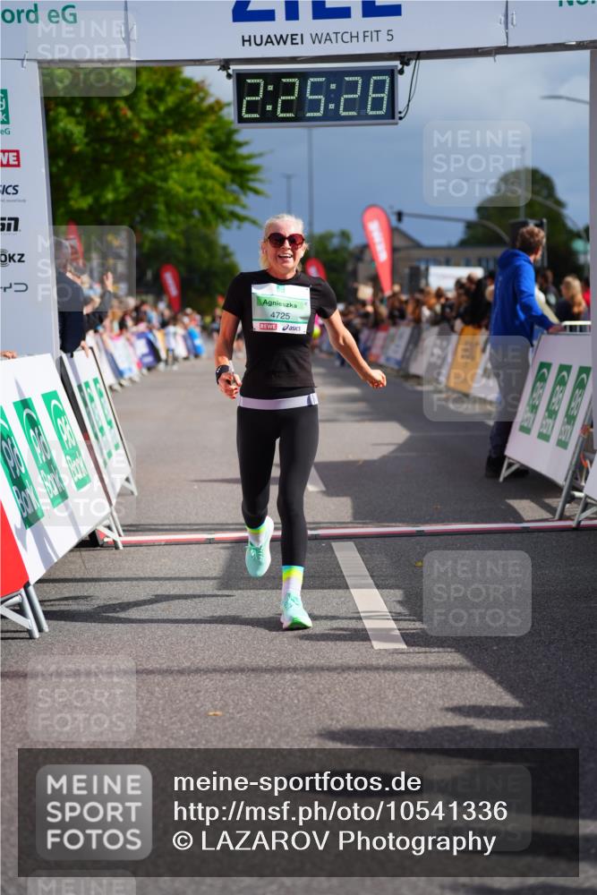 20.09.2026 - PSD Bank Halbmarathon LAZAROV Photography http://msf.ph/oto/10541336 20.09.2026 12:25:28 Ziel 2045, 3924, 4725 meine-sportfotos.de