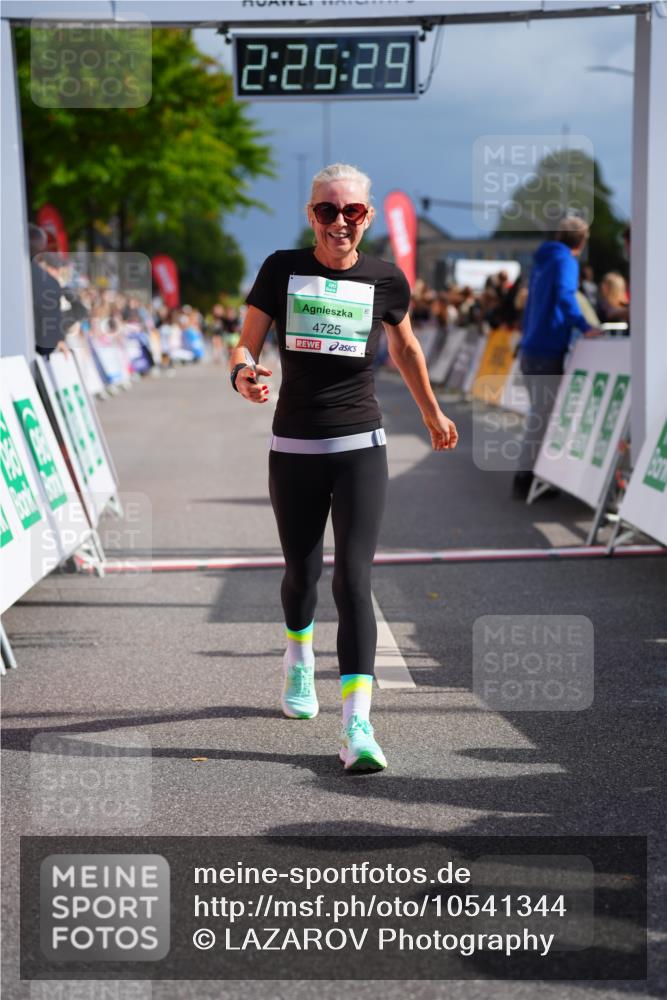 20.09.2026 - PSD Bank Halbmarathon LAZAROV Photography http://msf.ph/oto/10541344 20.09.2026 12:25:29 Ziel 2045, 3924, 4725 meine-sportfotos.de