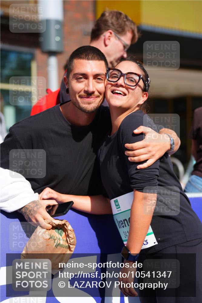 20.09.2026 - PSD Bank Halbmarathon LAZAROV Photography http://msf.ph/oto/10541347 20.09.2026 12:25:33 Ziel 4725 meine-sportfotos.de