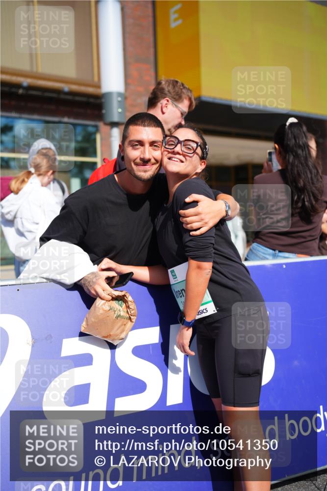 20.09.2026 - PSD Bank Halbmarathon LAZAROV Photography http://msf.ph/oto/10541350 20.09.2026 12:25:33 Ziel 4725 meine-sportfotos.de