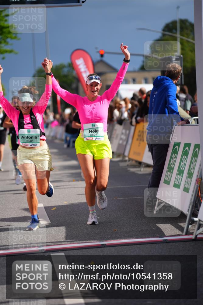 20.09.2026 - PSD Bank Halbmarathon LAZAROV Photography http://msf.ph/oto/10541358 20.09.2026 12:25:40 Ziel 1652, 1798, 2216, 2507, 2954, 3242, 3873, 4749 meine-sportfotos.de