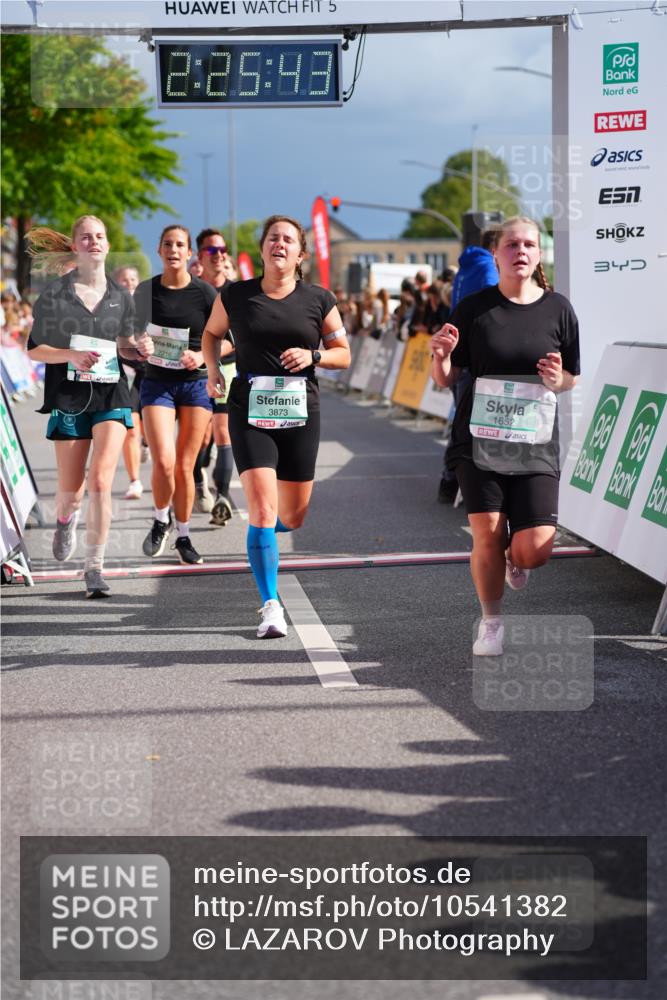 20.09.2026 - PSD Bank Halbmarathon LAZAROV Photography http://msf.ph/oto/10541382 20.09.2026 12:25:43 Ziel 1652, 1798, 2216, 2287, 2507, 2953, 2954, 3242, 3666, 3873, 4749 meine-sportfotos.de