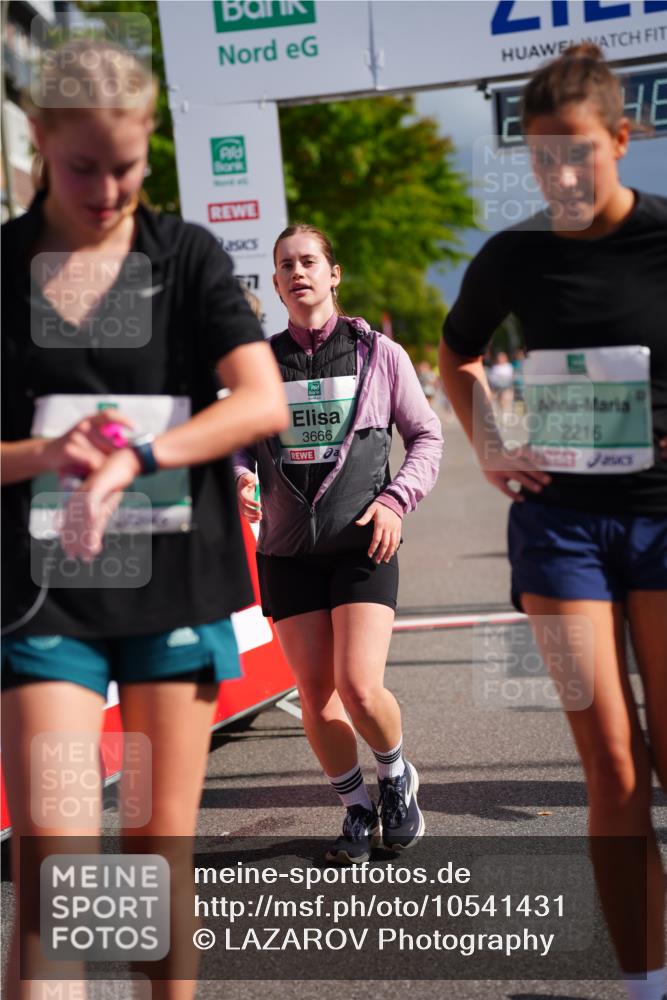 20.09.2026 - PSD Bank Halbmarathon LAZAROV Photography http://msf.ph/oto/10541431 20.09.2026 12:25:47 Ziel 1652, 1798, 2216, 2287, 2507, 2953, 2954, 3242, 3666, 3873, 4749 meine-sportfotos.de