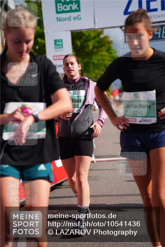 20.09.2026 - PSD Bank Halbmarathon LAZAROV Photography http://msf.ph/oto/10541436 20.09.2026 12:25:48 Ziel 1652, 1798, 2216, 2287, 2507, 2953, 2954, 3242, 3666, 3873, 4749 meine-sportfotos.de