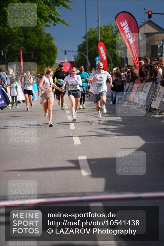 20.09.2026 - PSD Bank Halbmarathon LAZAROV Photography http://msf.ph/oto/10541438 20.09.2026 12:25:52 Ziel 2287, 2953, 2954, 3666, 4390, 4391, 4392, 4749 meine-sportfotos.de