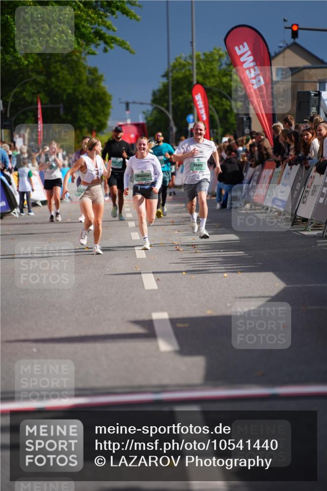 20.09.2026 - PSD Bank Halbmarathon LAZAROV Photography http://msf.ph/oto/10541440 20.09.2026 12:25:52 Ziel 2287, 2953, 2954, 3666, 4390, 4391, 4392, 4749 meine-sportfotos.de