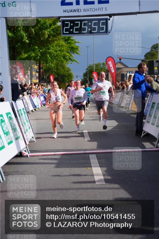 20.09.2026 - PSD Bank Halbmarathon LAZAROV Photography http://msf.ph/oto/10541455 20.09.2026 12:25:55 Ziel 4390, 4391, 4392, 4588 meine-sportfotos.de