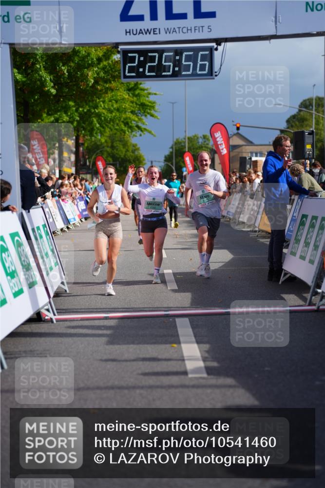 20.09.2026 - PSD Bank Halbmarathon LAZAROV Photography http://msf.ph/oto/10541460 20.09.2026 12:25:55 Ziel 4390, 4391, 4392, 4588 meine-sportfotos.de