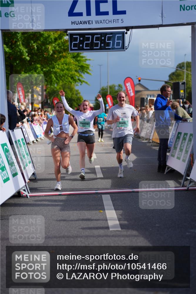20.09.2026 - PSD Bank Halbmarathon LAZAROV Photography http://msf.ph/oto/10541466 20.09.2026 12:25:55 Ziel 4390, 4391, 4392, 4588 meine-sportfotos.de