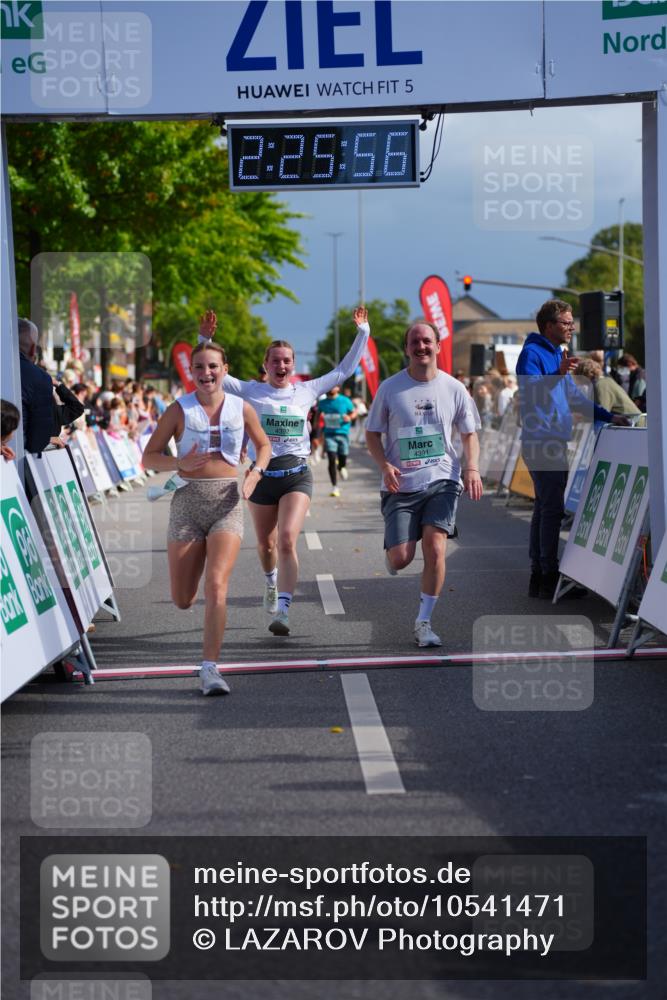 20.09.2026 - PSD Bank Halbmarathon LAZAROV Photography http://msf.ph/oto/10541471 20.09.2026 12:25:56 Ziel 4390, 4391, 4392, 4588 meine-sportfotos.de