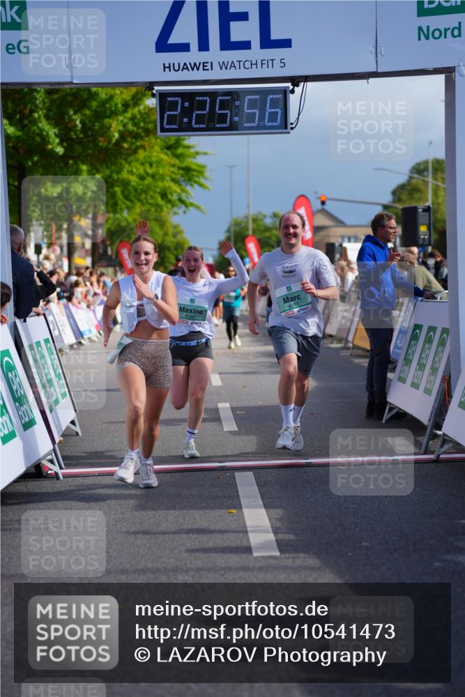 20.09.2026 - PSD Bank Halbmarathon LAZAROV Photography http://msf.ph/oto/10541473 20.09.2026 12:25:56 Ziel 4390, 4391, 4392, 4588 meine-sportfotos.de