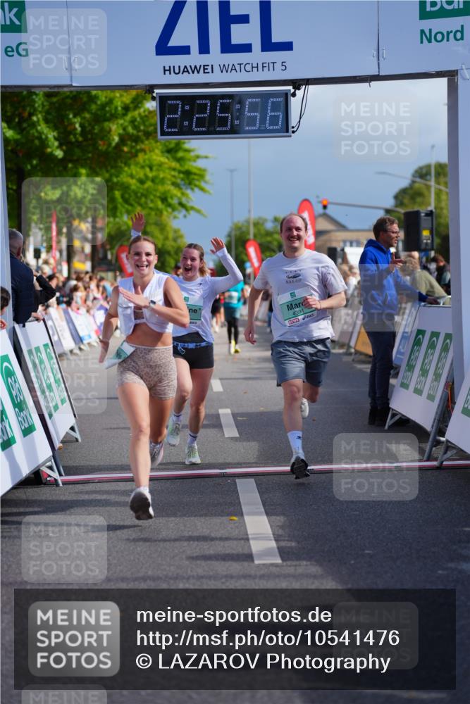 20.09.2026 - PSD Bank Halbmarathon LAZAROV Photography http://msf.ph/oto/10541476 20.09.2026 12:25:56 Ziel 4390, 4391, 4392, 4588 meine-sportfotos.de
