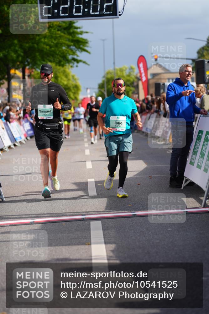 20.09.2026 - PSD Bank Halbmarathon LAZAROV Photography http://msf.ph/oto/10541525 20.09.2026 12:26:02 Ziel 1259, 2824, 3900, 4390, 4391, 4392, 4588 meine-sportfotos.de