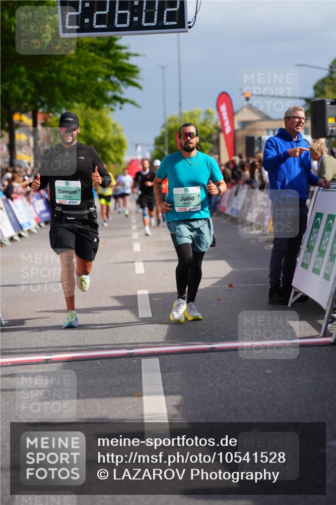 20.09.2026 - PSD Bank Halbmarathon LAZAROV Photography http://msf.ph/oto/10541528 20.09.2026 12:26:02 Ziel 1259, 2824, 3900, 4390, 4391, 4392, 4588 meine-sportfotos.de