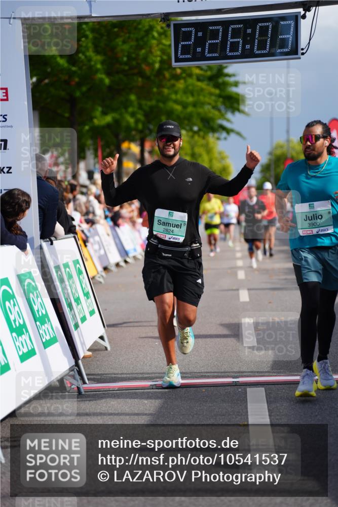 20.09.2026 - PSD Bank Halbmarathon LAZAROV Photography http://msf.ph/oto/10541537 20.09.2026 12:26:03 Ziel 1259, 2824, 3900, 4390, 4391, 4392, 4588 meine-sportfotos.de