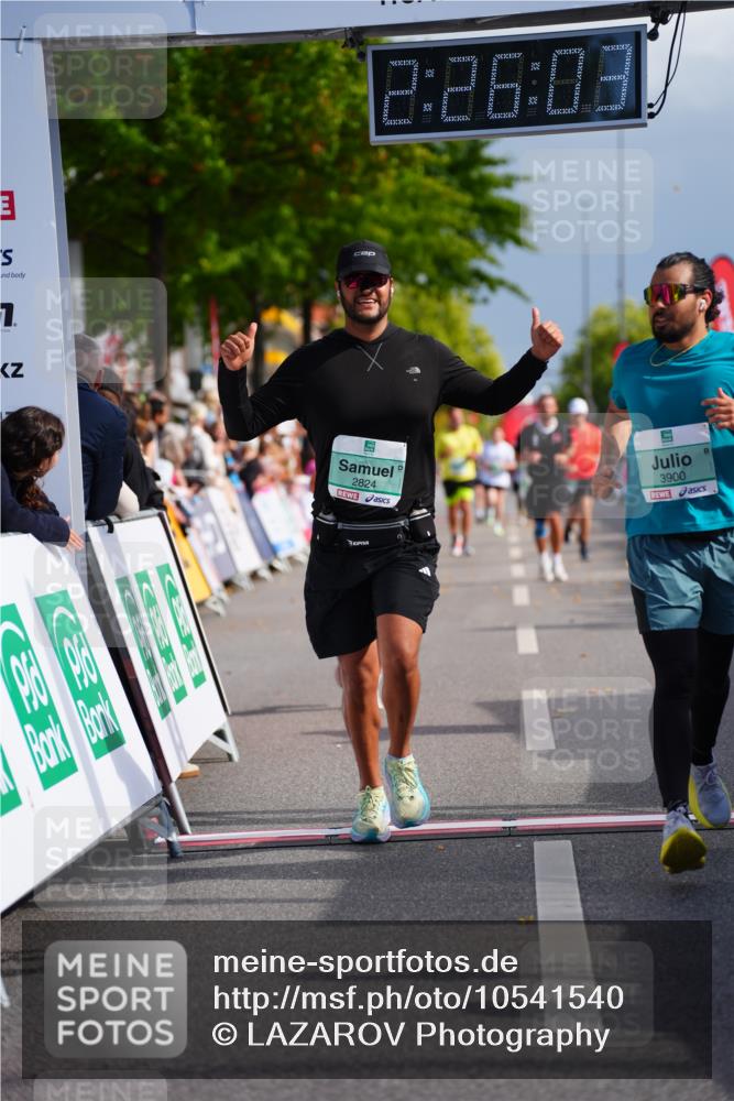 20.09.2026 - PSD Bank Halbmarathon LAZAROV Photography http://msf.ph/oto/10541540 20.09.2026 12:26:03 Ziel 1259, 2824, 3900, 4390, 4391, 4392, 4588 meine-sportfotos.de