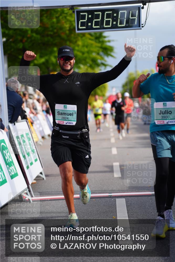 20.09.2026 - PSD Bank Halbmarathon LAZAROV Photography http://msf.ph/oto/10541550 20.09.2026 12:26:03 Ziel 1259, 2824, 3900, 4390, 4391, 4392, 4588 meine-sportfotos.de