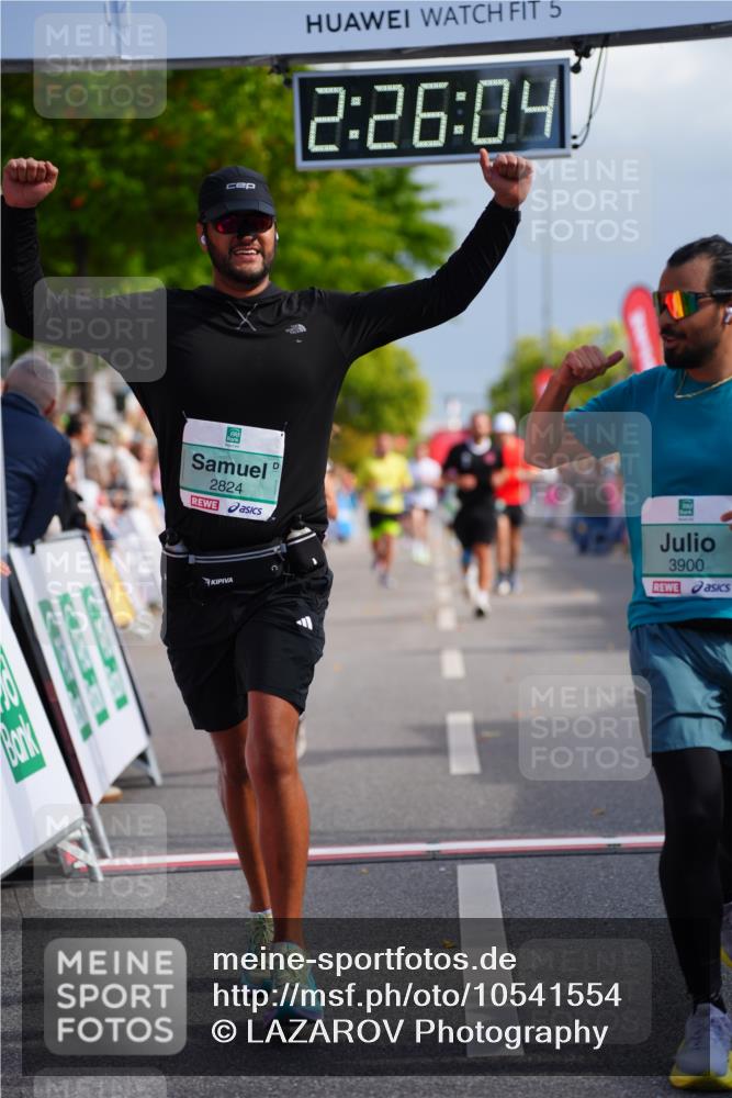 20.09.2026 - PSD Bank Halbmarathon LAZAROV Photography http://msf.ph/oto/10541554 20.09.2026 12:26:04 Ziel 1259, 2824, 3900, 4390, 4391, 4392, 4588 meine-sportfotos.de