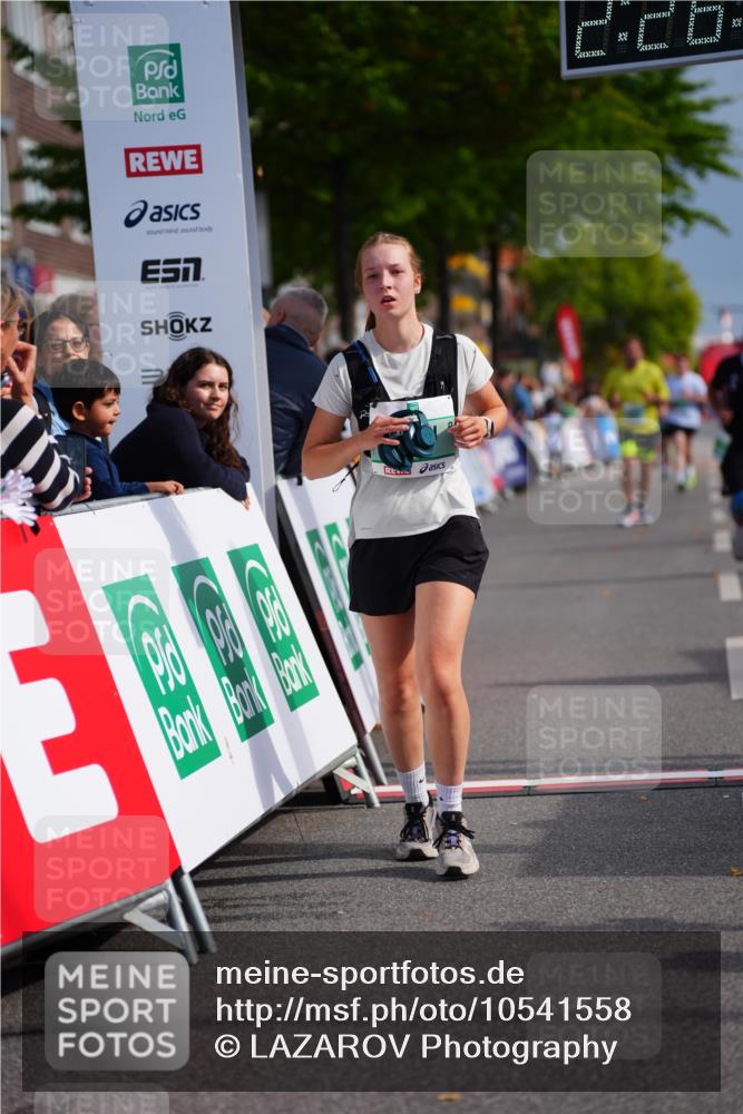 20.09.2026 - PSD Bank Halbmarathon LAZAROV Photography http://msf.ph/oto/10541558 20.09.2026 12:26:05 Ziel 1259, 2824, 3900, 4588, 4736 meine-sportfotos.de