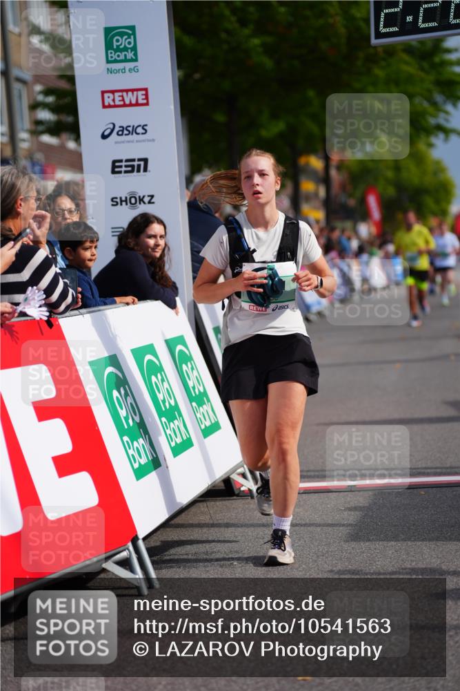 20.09.2026 - PSD Bank Halbmarathon LAZAROV Photography http://msf.ph/oto/10541563 20.09.2026 12:26:05 Ziel 1259, 2824, 3900, 4588, 4736 meine-sportfotos.de