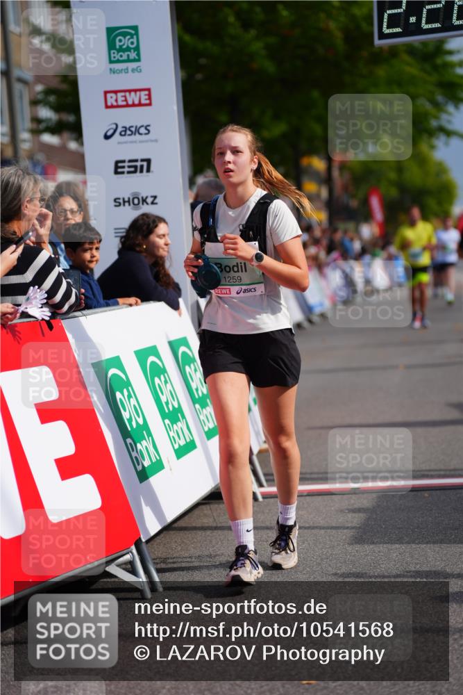 20.09.2026 - PSD Bank Halbmarathon LAZAROV Photography http://msf.ph/oto/10541568 20.09.2026 12:26:06 Ziel 1259, 1914, 2824, 3900, 4588, 4736 meine-sportfotos.de