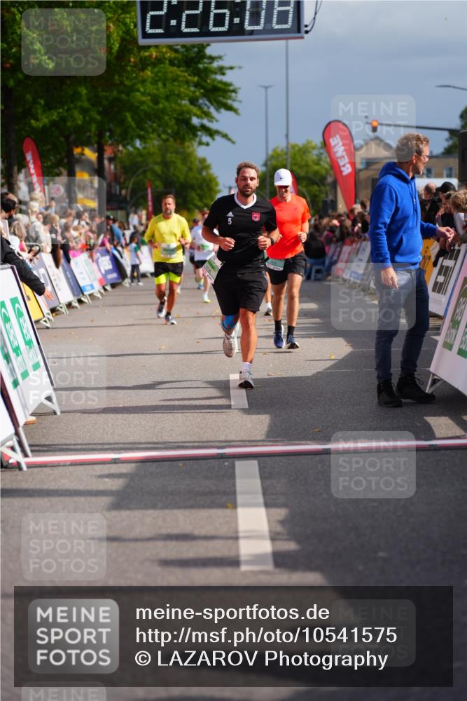 20.09.2026 - PSD Bank Halbmarathon LAZAROV Photography http://msf.ph/oto/10541575 20.09.2026 12:26:07 Ziel 1259, 1914, 2824, 3900, 4736 meine-sportfotos.de