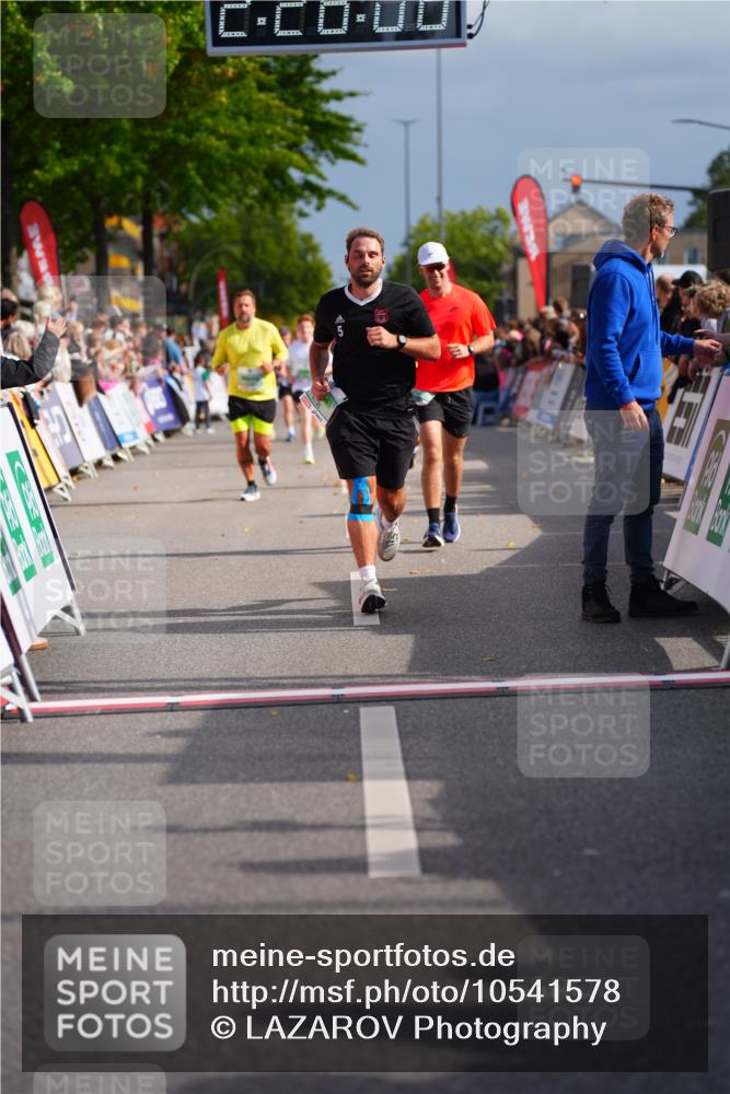 20.09.2026 - PSD Bank Halbmarathon LAZAROV Photography http://msf.ph/oto/10541578 20.09.2026 12:26:08 Ziel 1259, 1914, 2824, 3900, 4736 meine-sportfotos.de