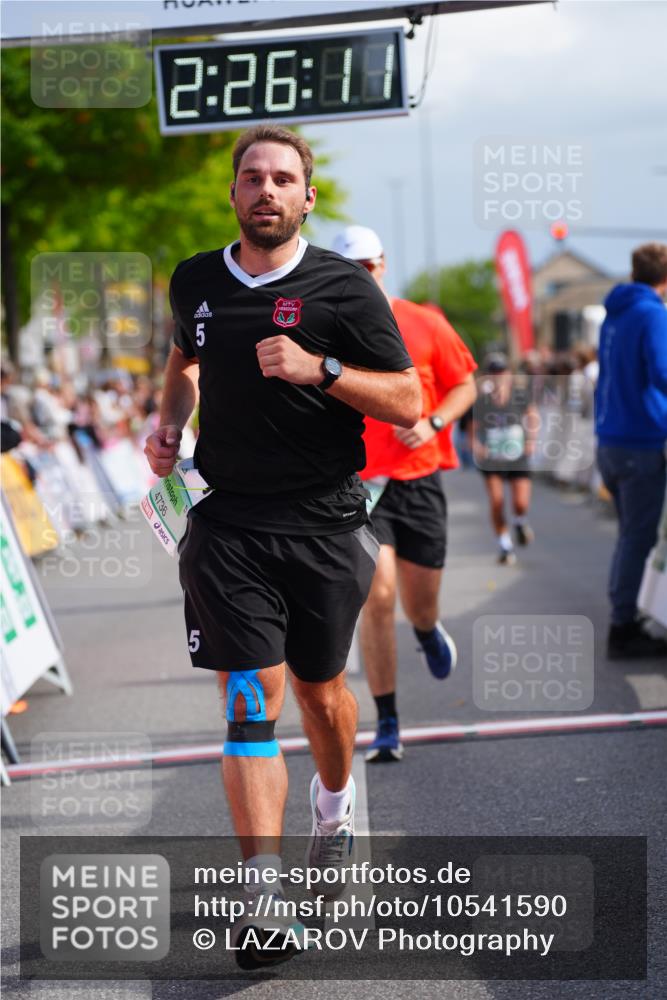 20.09.2026 - PSD Bank Halbmarathon LAZAROV Photography http://msf.ph/oto/10541590 20.09.2026 12:26:10 Ziel 1259, 1754, 1914, 2477, 2824, 3900, 4736 meine-sportfotos.de