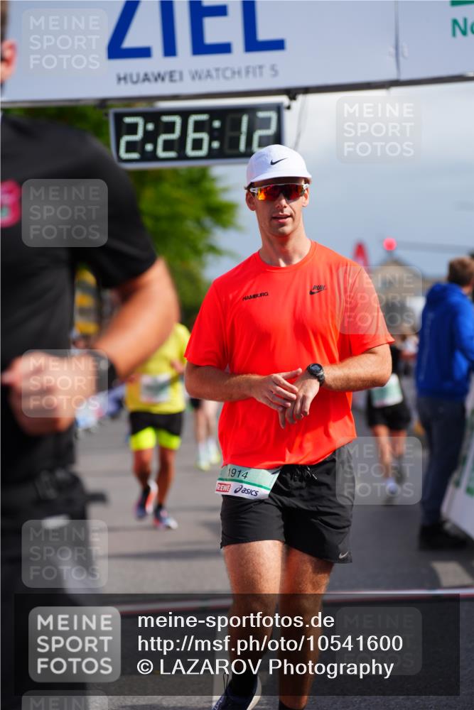 20.09.2026 - PSD Bank Halbmarathon LAZAROV Photography http://msf.ph/oto/10541600 20.09.2026 12:26:11 Ziel 1259, 1754, 1914, 2477, 2824, 4736 meine-sportfotos.de