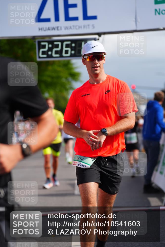 20.09.2026 - PSD Bank Halbmarathon LAZAROV Photography http://msf.ph/oto/10541603 20.09.2026 12:26:11 Ziel 1259, 1754, 1914, 2477, 2824, 4736 meine-sportfotos.de