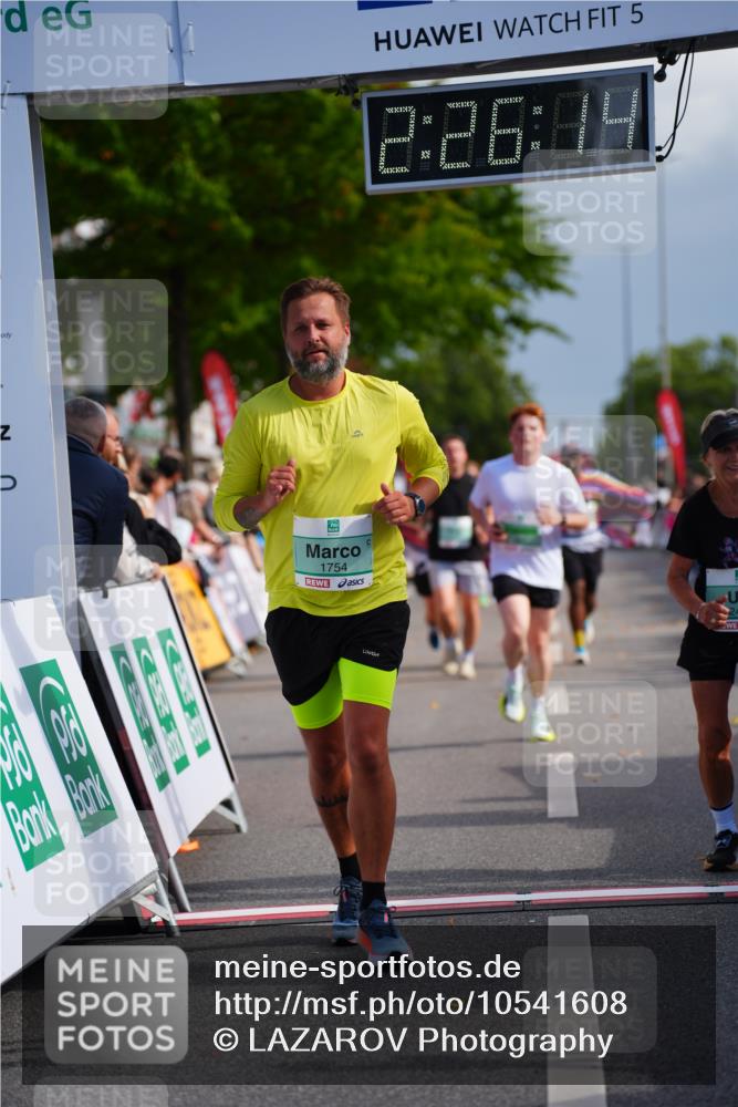 20.09.2026 - PSD Bank Halbmarathon LAZAROV Photography http://msf.ph/oto/10541608 20.09.2026 12:26:13 Ziel 1259, 1754, 1807, 1914, 2477, 4736 meine-sportfotos.de