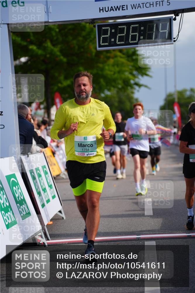 20.09.2026 - PSD Bank Halbmarathon LAZAROV Photography http://msf.ph/oto/10541611 20.09.2026 12:26:13 Ziel 1259, 1754, 1807, 1914, 2477, 4736 meine-sportfotos.de