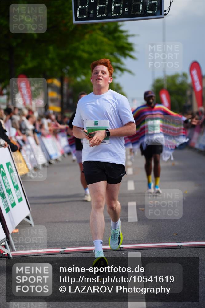 20.09.2026 - PSD Bank Halbmarathon LAZAROV Photography http://msf.ph/oto/10541619 20.09.2026 12:26:16 Ziel 1477, 1754, 1807, 1914, 2477, 3693, 3694, 4192, 4736 meine-sportfotos.de